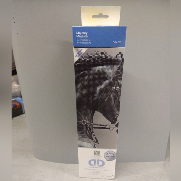 Diamond Dotz Horse Majesty Round Facet Partial DOTZ Coverage Craft Kit - Picture 2 of 14